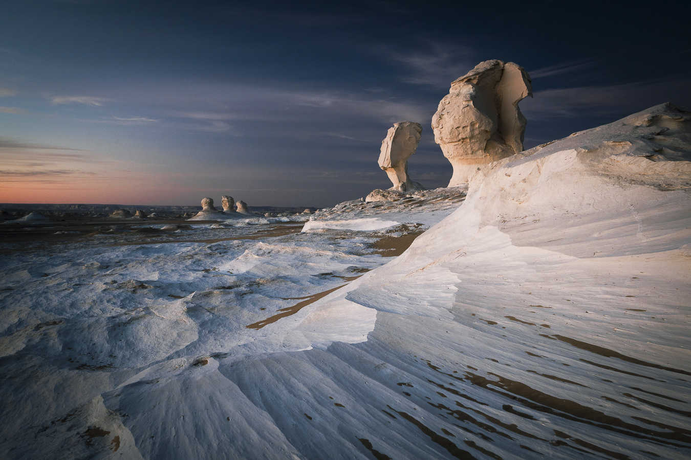 moai nel deserto egiziano