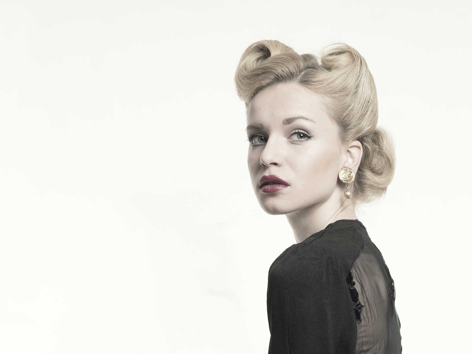 Study in Stillness. Series “Elen: A Retro Muse@